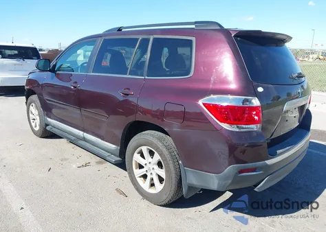 2011 Toyota Highlander Base V6 z USA, uszkodzony, nr VIN 5TDBK3EHXBS067160
